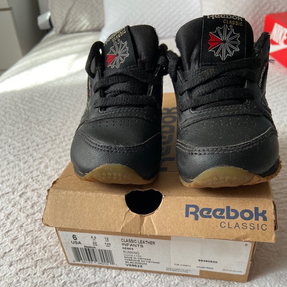 Toddler shoes reebok - Picture 2 of 4